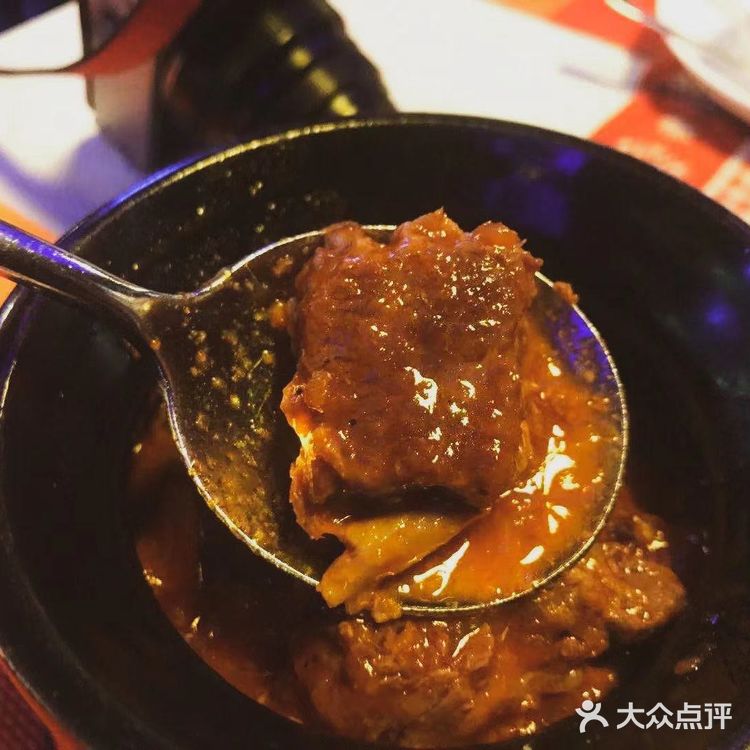 在一家充满历史的俄餐厅，带你体验俄式风情