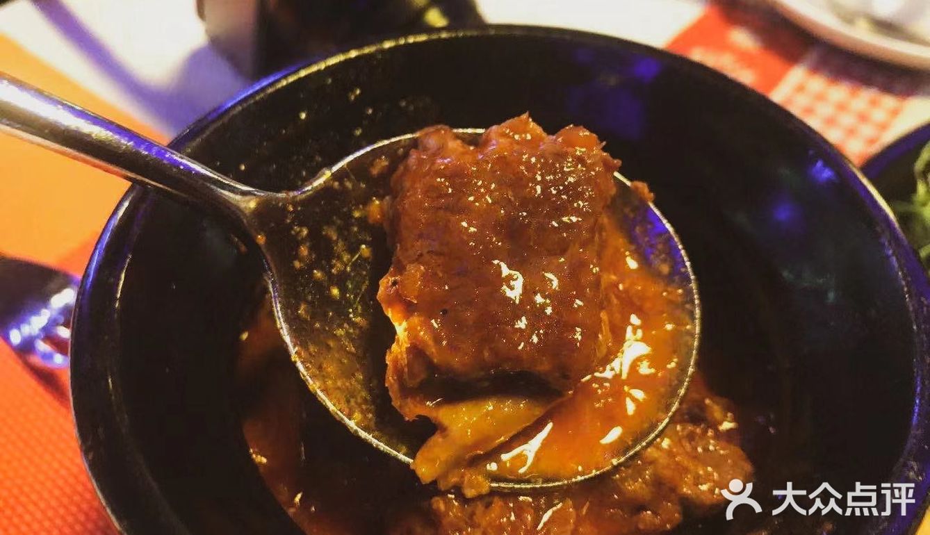 在一家充满历史的俄餐厅，带你体验俄式风情