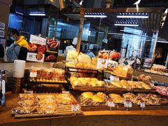 面包甜点陈列柜-西村叔叔的店·面包·甜品·蛋糕(清河万象汇店)