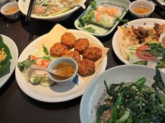 -大头虾越式风味餐厅(光明广场店)