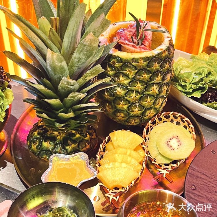 杭州|站着吃烤肉新派韩式烤肉假装在  和姐妹去湖滨银