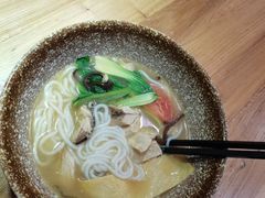 原味鲜珍松茸菌鸡煲-蒙自源过桥米线(红谷滩万达店)