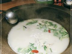 -咕嘟草帽鱼·牛奶一样的鲜鱼汤(包河万达广场创始店)