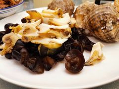 -三泉海中鲜海鲜加工零售广场(幸福时代店)