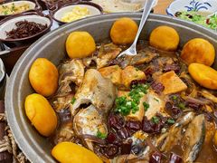 胶东鱼锅贴饼子-山东宾馆·齐鲁苑餐厅