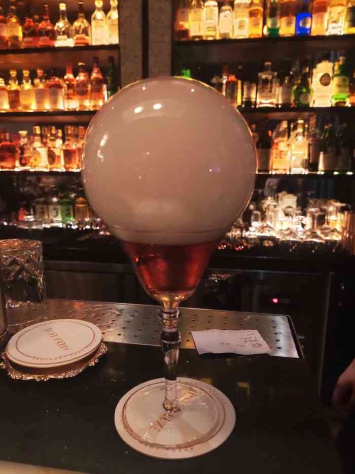 cocktail bar & sports bar-"公司附近的大沽路没想到是酒吧一条街