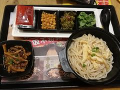 砂锅和牛笋干拌米粉-老娘舅(苏州中心大道西大润发店)