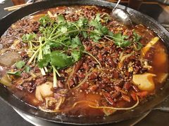 -鸿顺老铁锅美蛙鱼府(解放碑店)