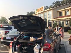 -窦店服务区-停车场