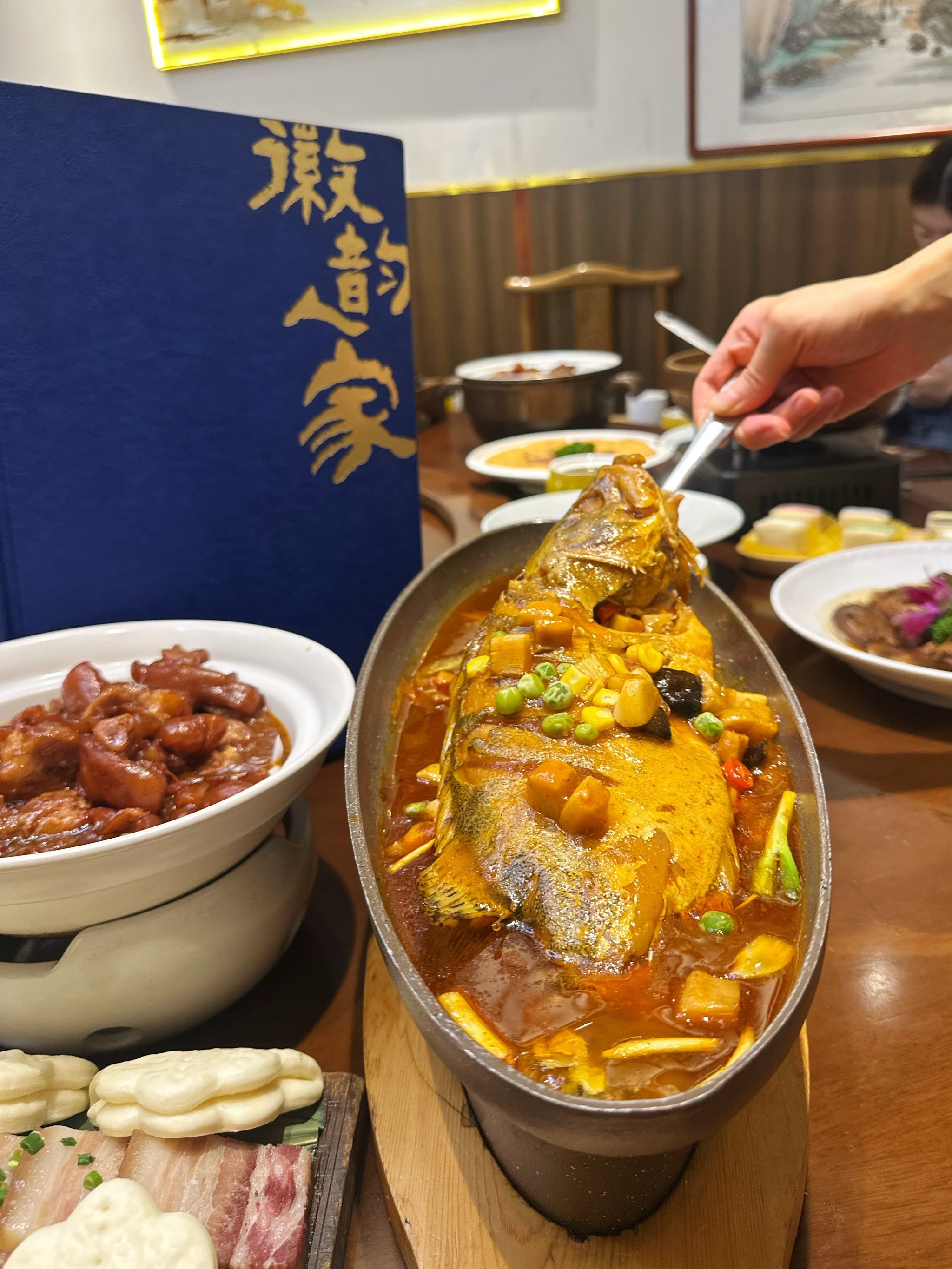 一生痴绝处,无梦到徽州!