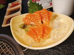 三文鱼刺身-虎焱炭火烧肉