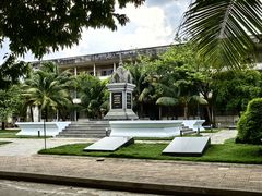 -吐斯廉屠杀博物馆