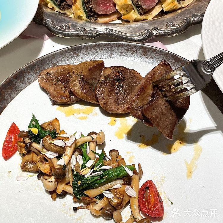 这家西餐厅的圣诞氛围浓度达到了1000%