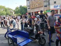 排队的人-好成财牛排馆(涂门街总店)