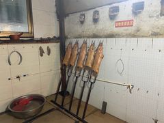 -黄记四更烤乳猪店