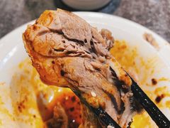 手抓羊腿肉-贯贯吉·清真餐厅(浙江中路店)