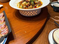 -老滇山寨•云南特色菜•地方菜•民族风情歌舞表演(金碧店)