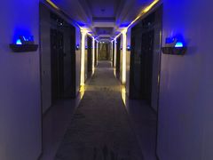 -皇马海口湾海景酒店(万绿园秀英港店)