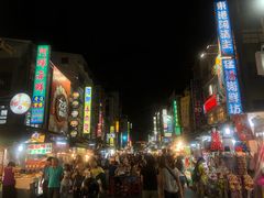 -六合夜市