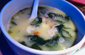 Clear Soup with Egg, Golden Needle Mushroom, Silver Ear and Spirulina
