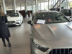 -成都中升之星奔驰4S店