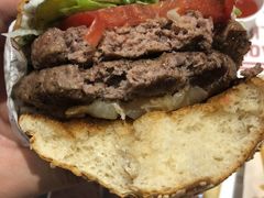 -The Habit Burger Grill 哈比特汉堡(爱琴海店)