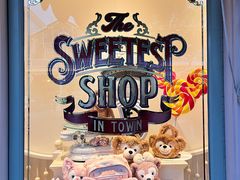 -小镇影院迪士尼小熊Duffy与他的朋友合影地