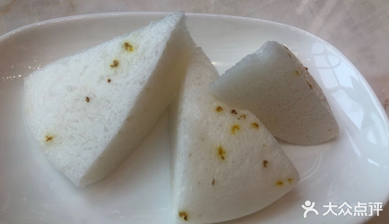 服务很不错，不会让你点太多的菜