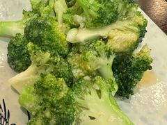 蒜蓉炒西兰花-川里川外