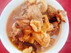 柴鸡炖松蘑-北京龙庆四季香农家饭庄·灶台鱼·碳烤虹鳟鱼(龙庆峡店)