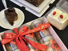 -红宝石·鲜奶小方·海派西点房(南丹店)