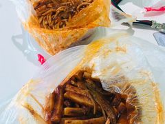 -辣风芹酱香米粉(新疆炒米粉软件园店)