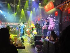 -喜鹊音乐酒馆(西街店)