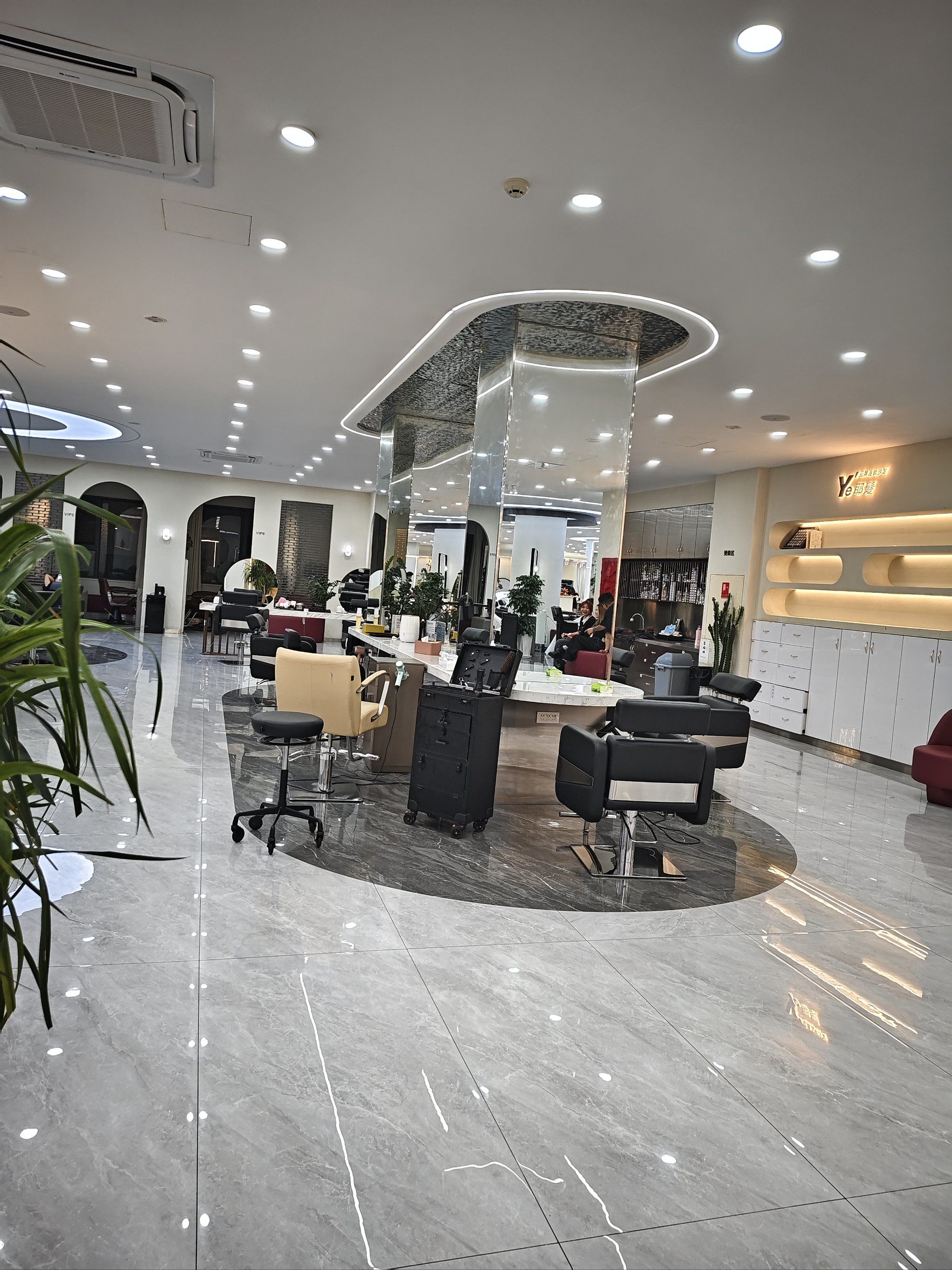 店内环境干净整洁

整体让人一眼