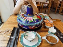 景泰蓝铜锅-毛辣果·贵州红酸汤牛肉火锅(西单店)