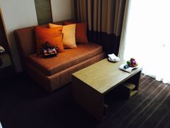 沙发小茶几-曼谷铂尔曼皇权酒店