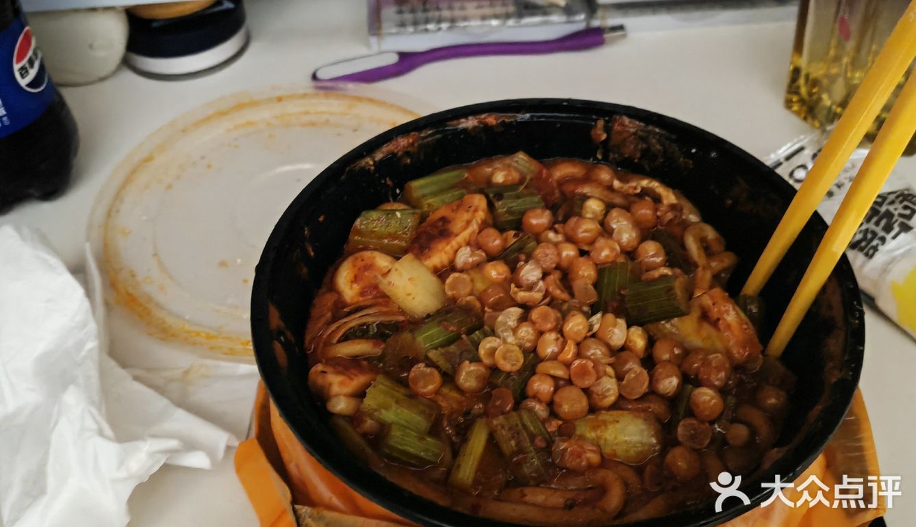 校园午餐小瞬间