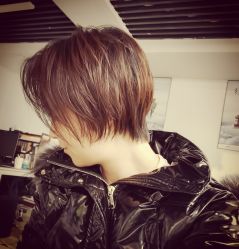 -V8潮牌·接发烫染连锁