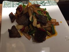 杏鲍菇炒牛肉-云海肴·汽锅鸡·云南菜(美罗城店)