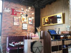 -拉亚汉堡经典餐厅(商城路店)