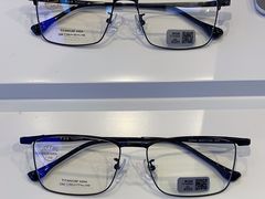 -罗伯特眼镜·蔡司官方授权(前海桂湾店)