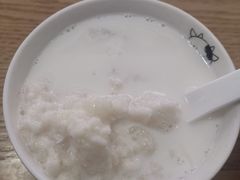 奶白酒-乍甸乳业鲜奶吧(红河水乡店)