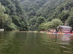 -秦岭峡谷漂流景区