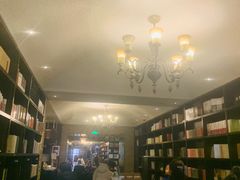 -钟书阁(松江泰晤士小镇店)