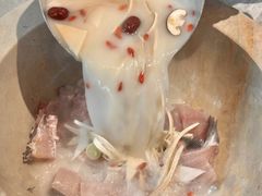 -抚仙湖石锅鱼菌园(明星鱼洞分店)