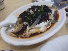 榄角蒸边鱼-瑞记湛江鸡饭店·粤西第一鸡(粤垦店)