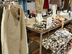 -优衣库(石家庄裕华万达广场店)