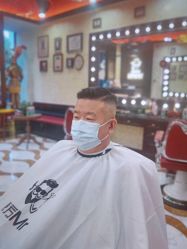 -东方先生国潮男士理发馆