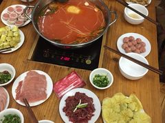 -苗伯妈酸汤火锅