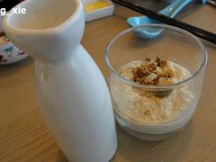85全脂牛乳和营养麦片-上海外滩英迪格酒店